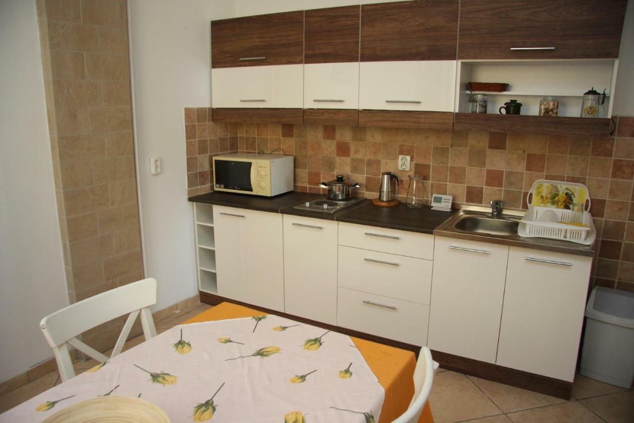 Villa Maria Apartman มิชโคลซ์ ภายนอก รูปภาพ