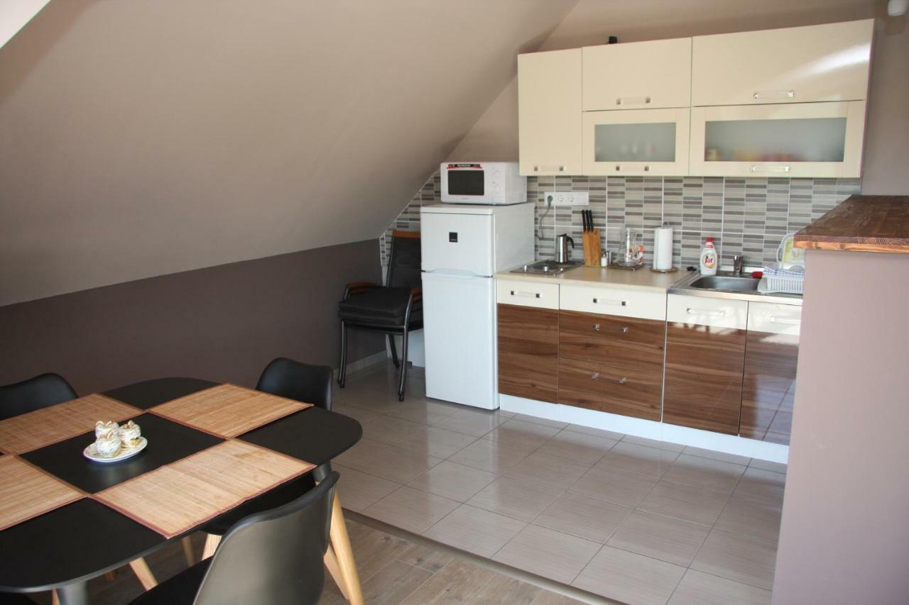 Villa Maria Apartman มิชโคลซ์ ภายนอก รูปภาพ