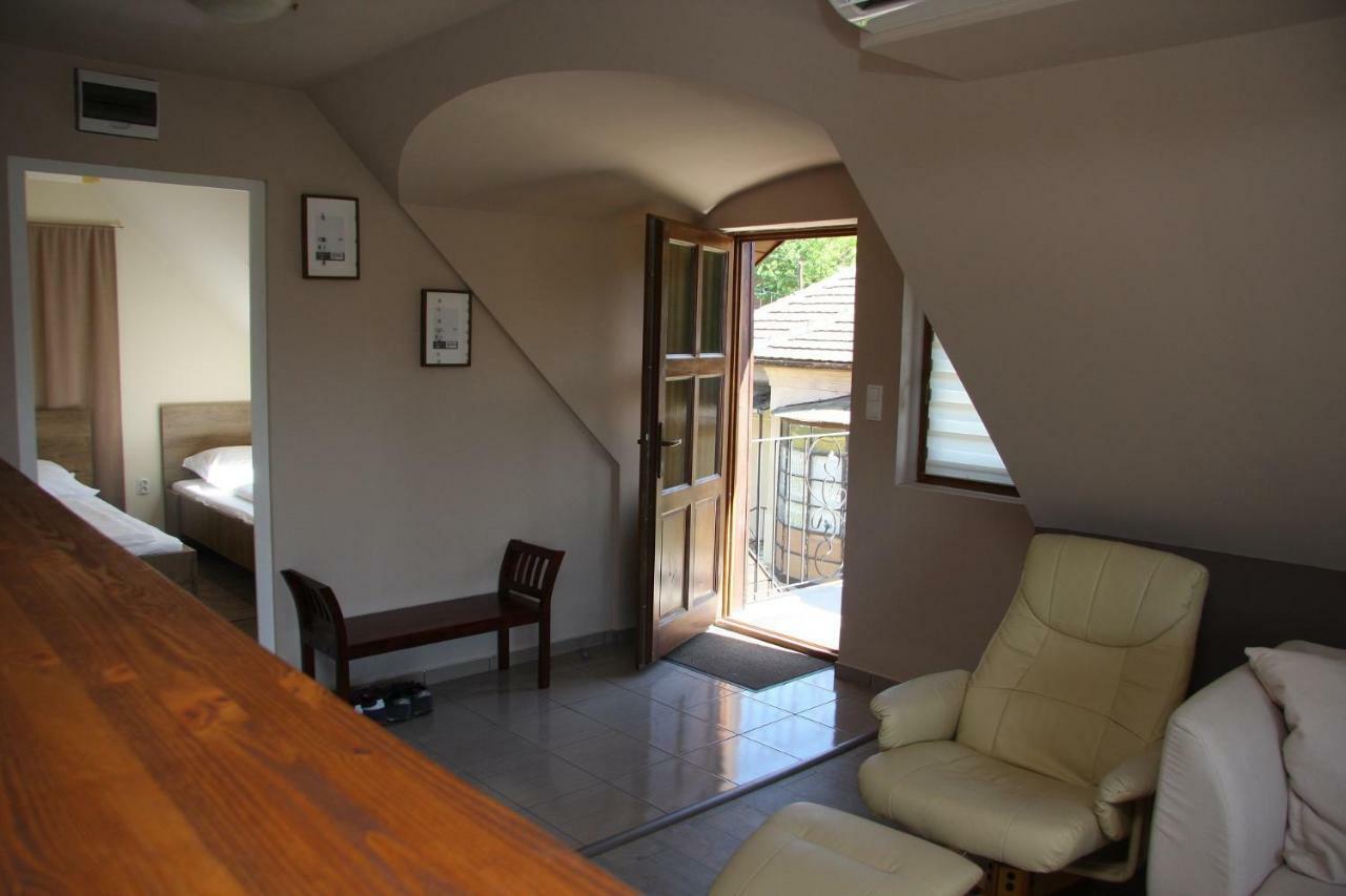 Villa Maria Apartman มิชโคลซ์ ภายนอก รูปภาพ