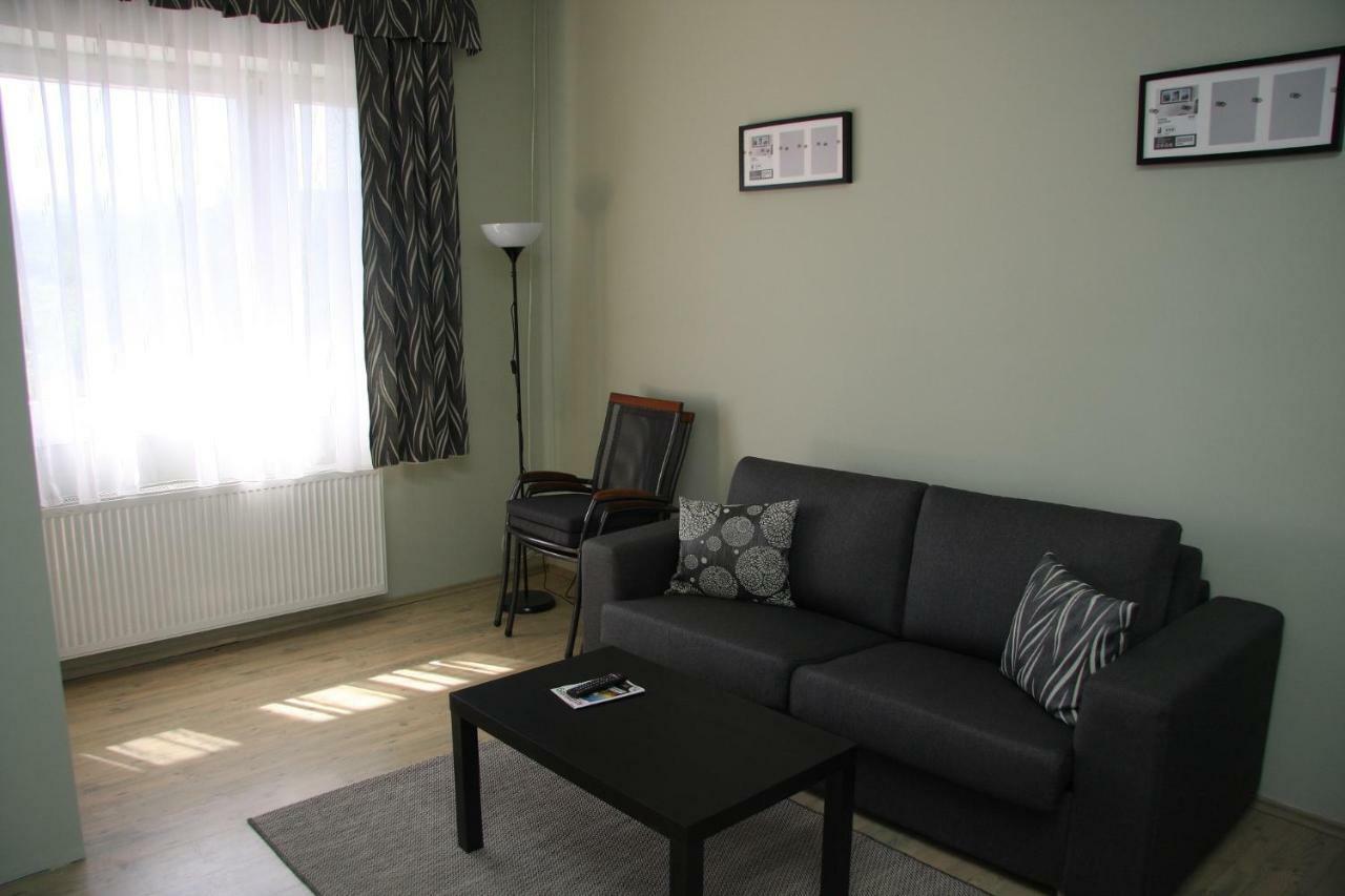 Villa Maria Apartman มิชโคลซ์ ภายนอก รูปภาพ